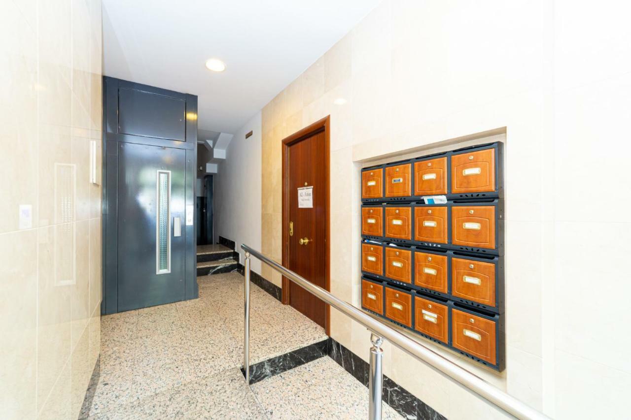 Apartamento Trafalgar Apartment Madrid Bagian luar foto