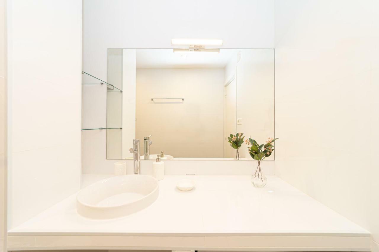 Apartamento Trafalgar Apartment Madrid Bagian luar foto